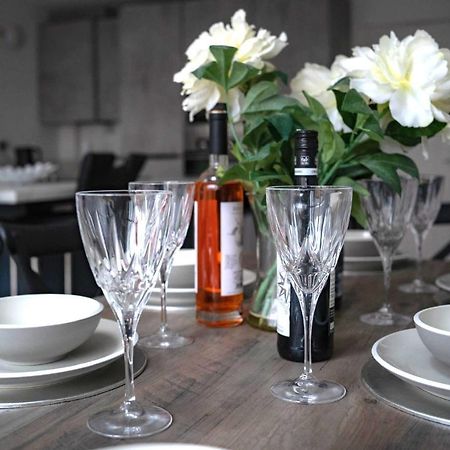The Red House Modern Stylish Home From Home Walking Distance To Cardiff Bay And City Centre With Parking 外观 照片