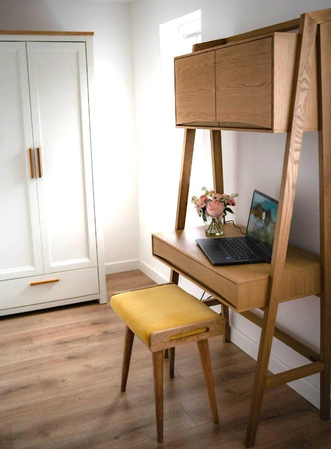 The Red House Modern Stylish Home From Home Walking Distance To Cardiff Bay And City Centre With Parking 外观 照片