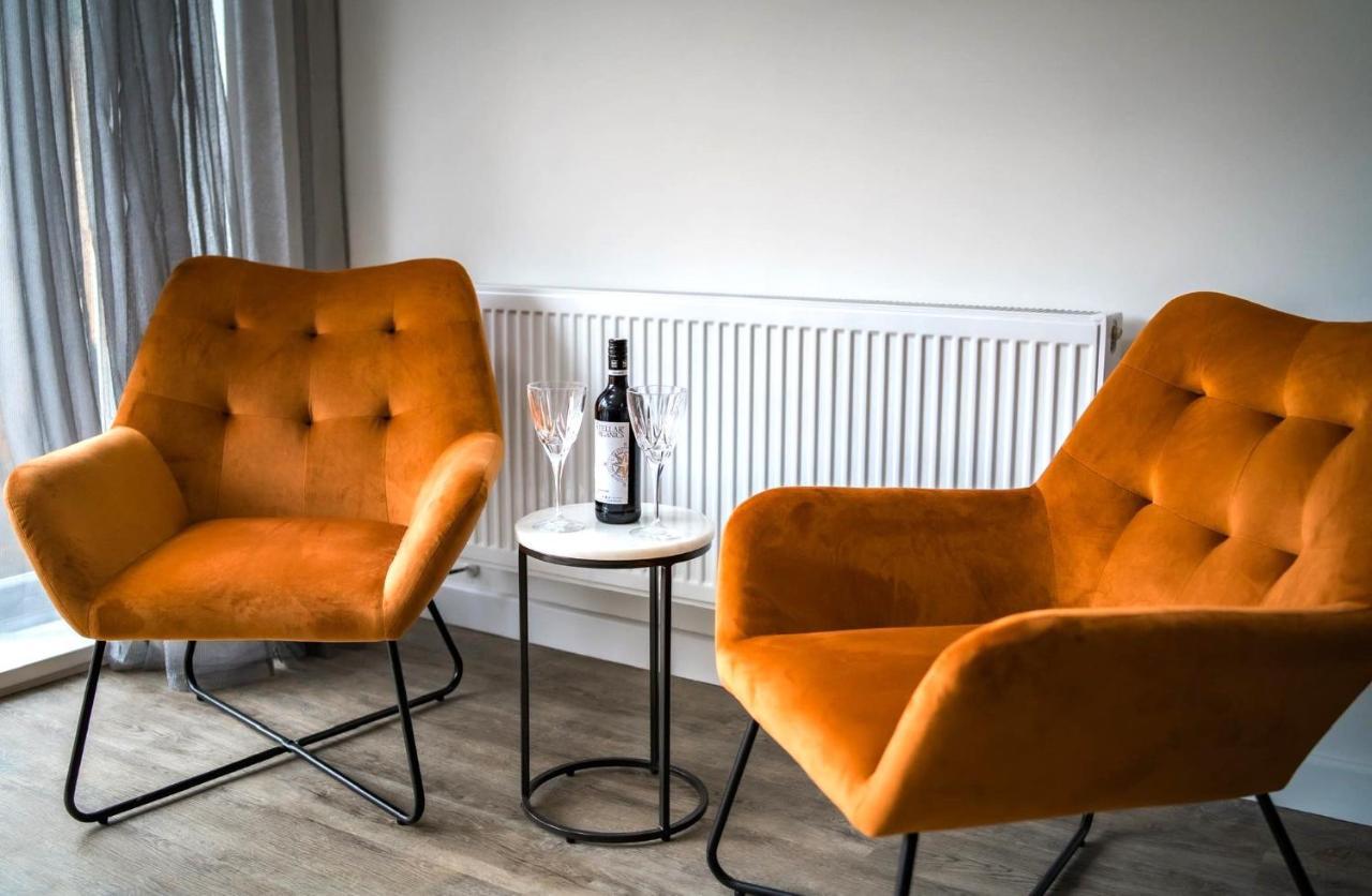 The Red House Modern Stylish Home From Home Walking Distance To Cardiff Bay And City Centre With Parking 外观 照片